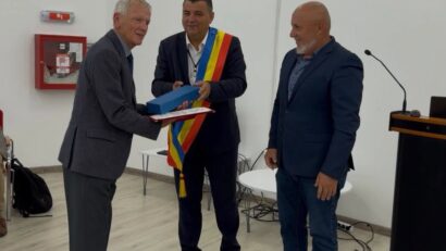 Arheologul britanic Anthony Harding a devenit Cetățean de Onoare al orașului Beclean