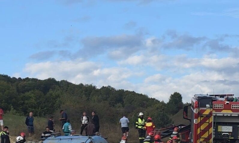 Un bărbat a murit strivit de cabina unui tractor