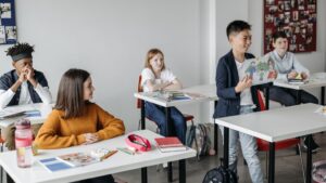 Italia schimbă regulile în școli. Limită de 30% pentru elevii străini