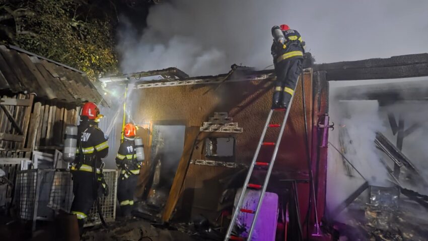 Incendiu la o gospodărie