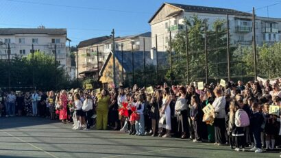 Peste 49.000 de elevi încep noul an școlar în Bistrița-Năsăud