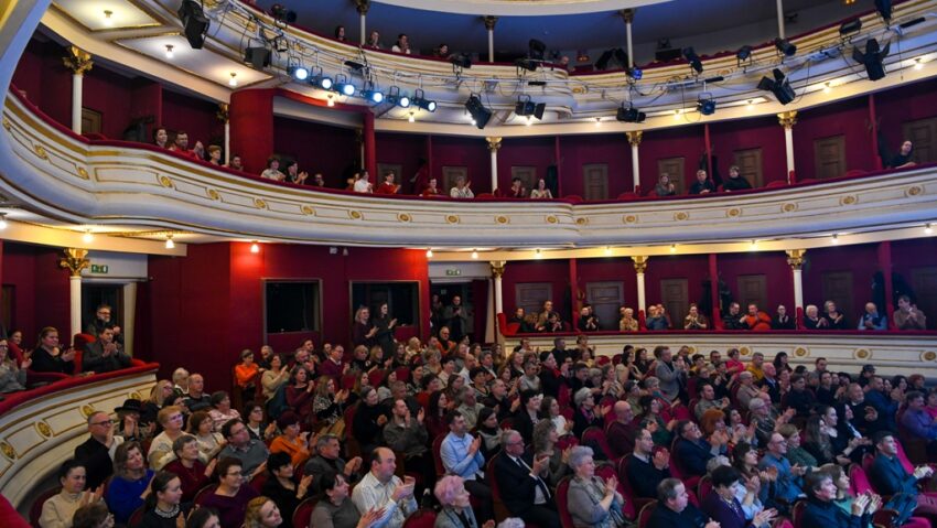 Programul lunii octombrie la Teatrul de Nord
