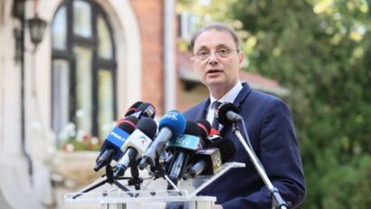 Luca Niculescu, optimist în privința negocierilor: vrea să depună joi lista miniștrilor și programul de guvernare