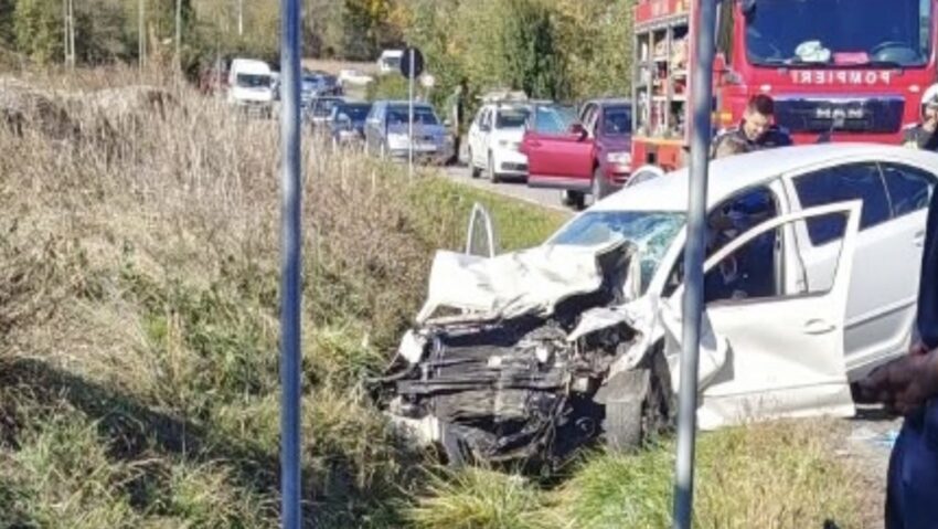 2 persoane au fost rănite într-un accident