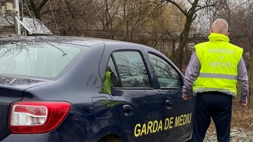 Sancțiuni de peste 50.000 de lei aplicate de Garda de Mediu pentru depozitări ilegale de deșeuri