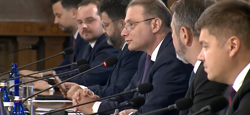 Guvernul promite că nu mărește taxele și impozitele