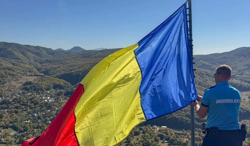 Drapelul României, pe Pietrele Șoimului