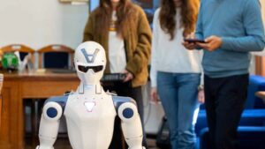 Un robot umanoid pentru studenții UBB
