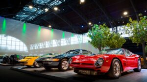 La Paris se deschide Salonul auto mondial