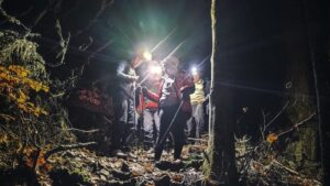 Doi tineri de 19 ani, salvați în toiul nopții, în Apuseni